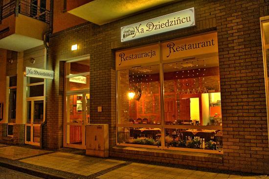 Na Dziedzińcu